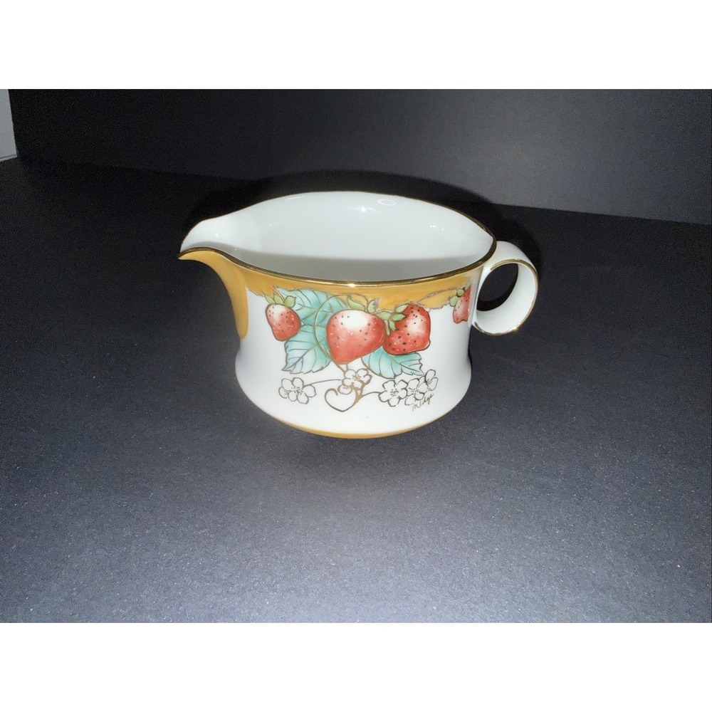 Hutschenreuther Bavaria Germany Creamer – Strawberry Pattern, Gold Trim, Vintage